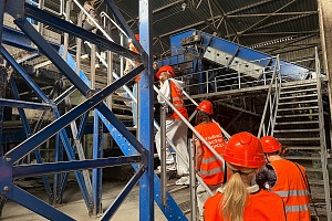 Студенты Аграрного университета ознакомились с работой комплекса по переработке мусора